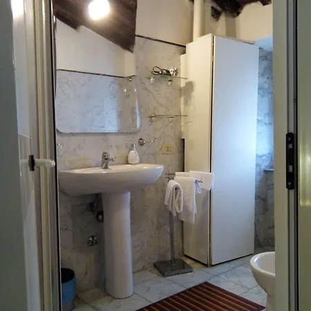 德尔帕帕农家乐 *